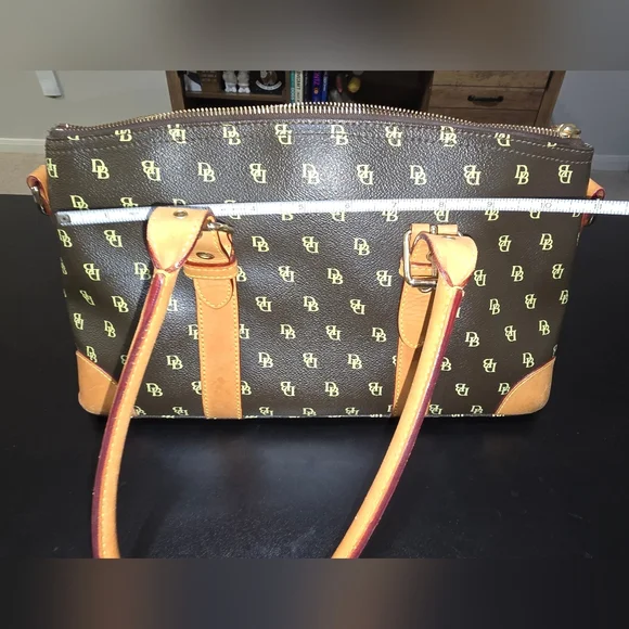 Dooney & Bourke Brown Monogram Shoulder Bag, Excellent Condition, No Long Handle - Picture 9 of 10